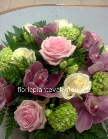 Cestino con orchidee